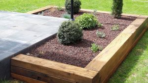 Aménagement de massif en traverse paysagère 3 - Réalisation VB Jardin