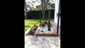 Aménagement de massif en traverse paysagère 5 - Réalisation VB Jardin