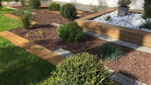 Aménagement de massif en traverse paysagère 4 - Réalisation VB Jardin