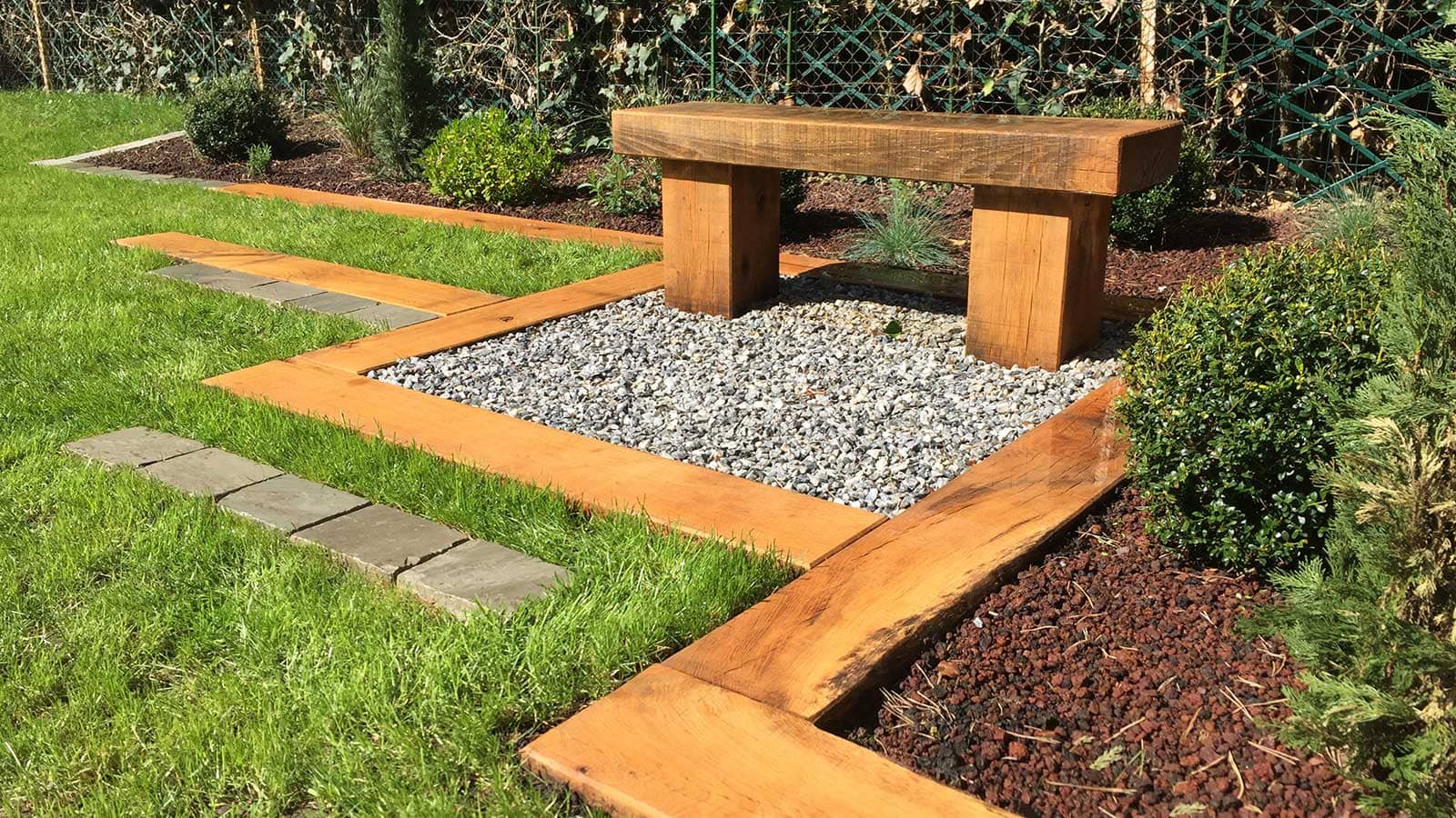 Banc en traverse paysagère - Réalisation VB Jardin