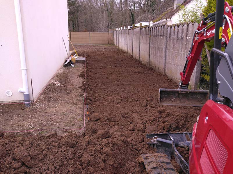 Apport et nivellement de la terre végétal - VB JARDIN